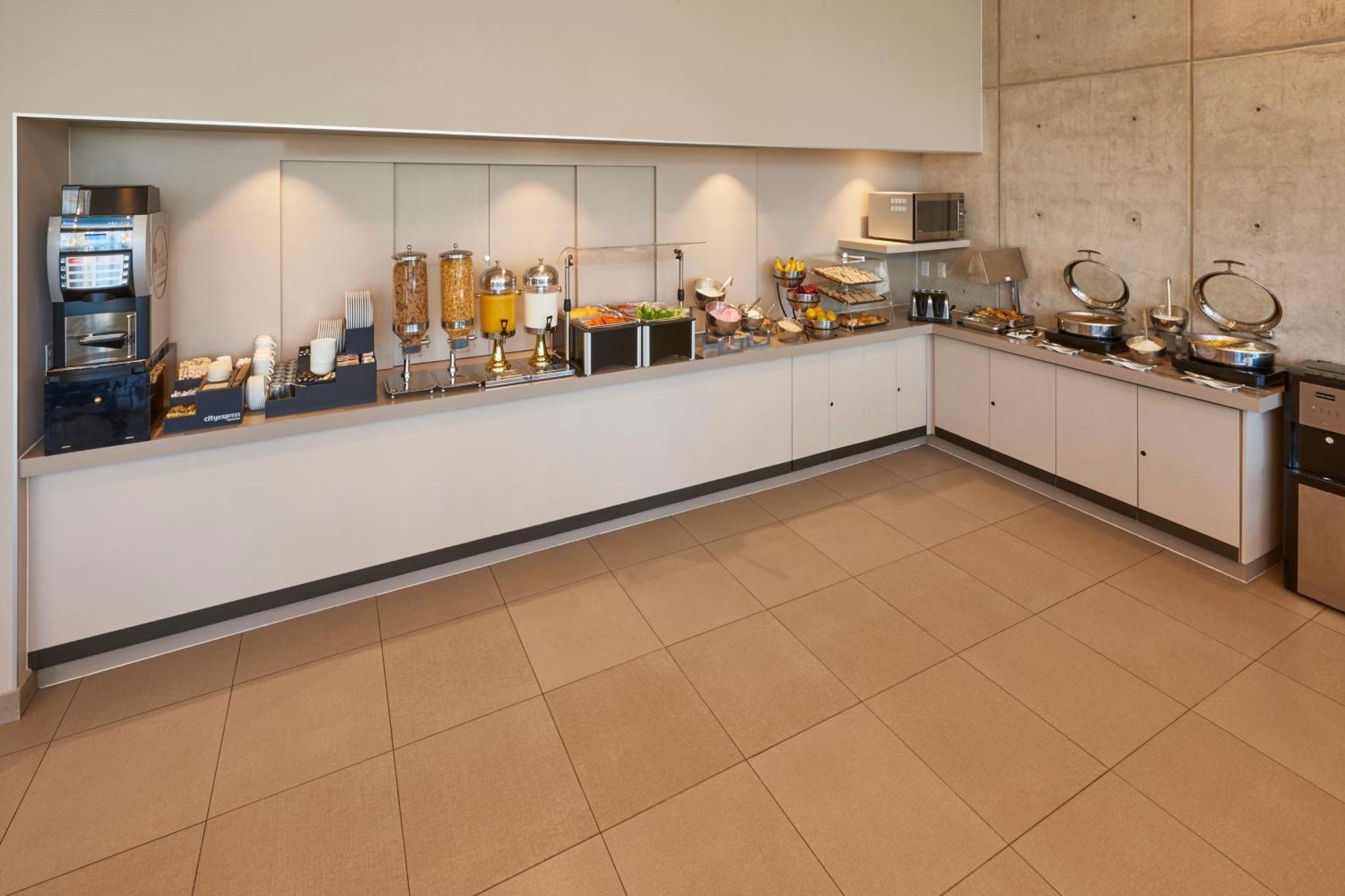 Aparthotel City Express Suites By Marriott Tijuana Rio